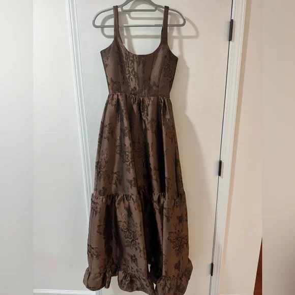 V Chapman The Avery Dress in Cocoa Baroque Floral - Picture 6 of 7